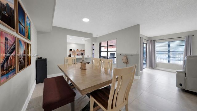 8186 NW 98th Ln 123, Hialeah Gardens, FL 33016