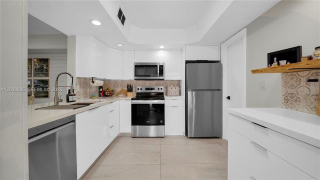 8186 NW 98th Ln 123, Hialeah Gardens, FL 33016