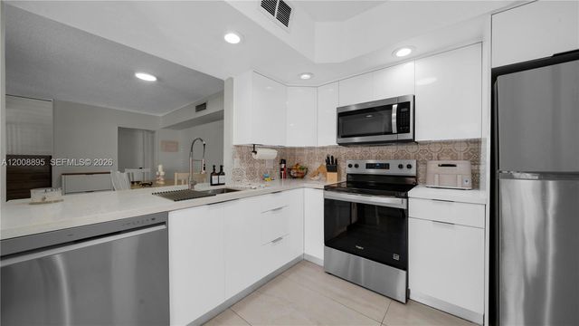 8186 NW 98th Ln 123, Hialeah Gardens, FL 33016