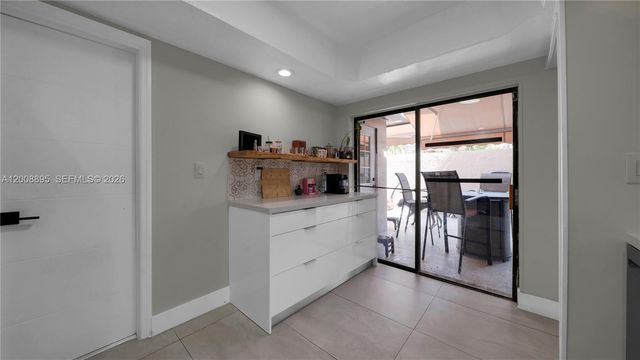 8186 NW 98th Ln 123, Hialeah Gardens, FL 33016