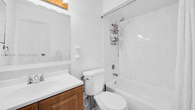 8186 NW 98th Ln 123, Hialeah Gardens, FL 33016