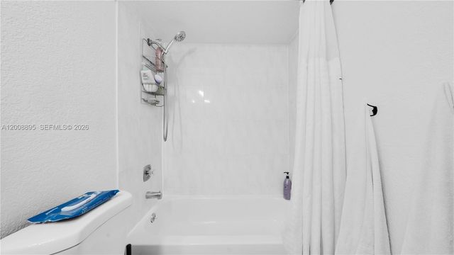 8186 NW 98th Ln 123, Hialeah Gardens, FL 33016