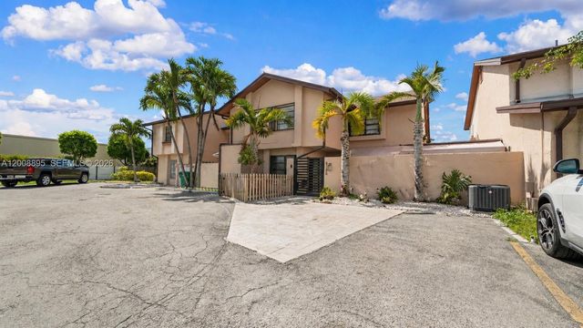 8186 NW 98th Ln 123, Hialeah Gardens, FL 33016