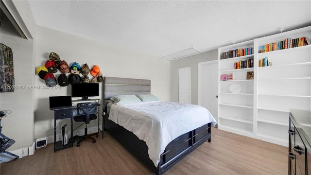 8186 NW 98th Ln 123, Hialeah Gardens, FL 33016