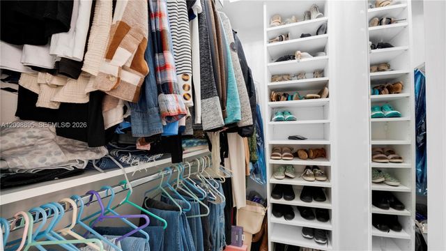 8186 NW 98th Ln 123, Hialeah Gardens, FL 33016