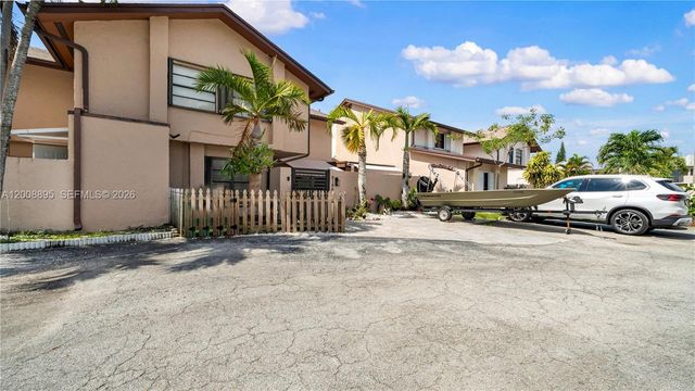 8186 NW 98th Ln 123, Hialeah Gardens, FL 33016