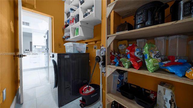 8186 NW 98th Ln 123, Hialeah Gardens, FL 33016