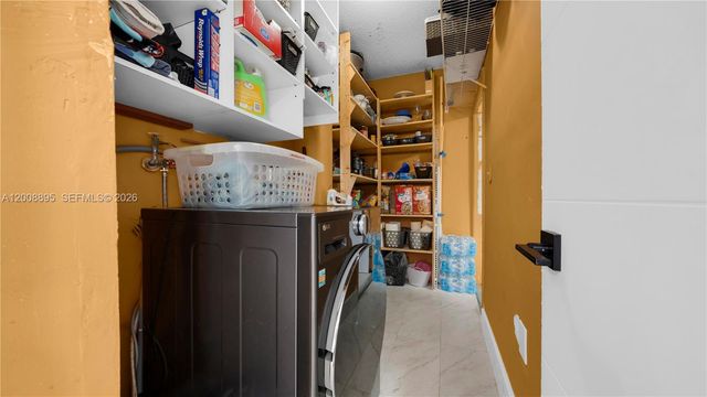 8186 NW 98th Ln 123, Hialeah Gardens, FL 33016