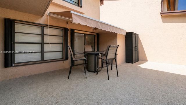 8186 NW 98th Ln 123, Hialeah Gardens, FL 33016