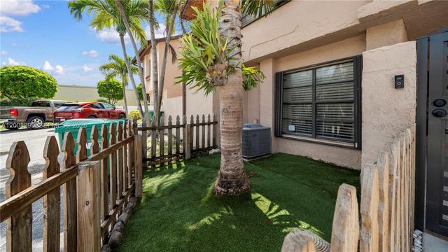 8186 NW 98th Ln 123, Hialeah Gardens, FL 33016