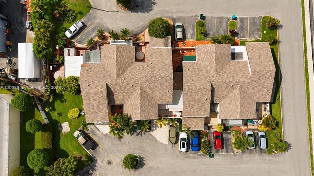 8186 NW 98th Ln 123, Hialeah Gardens, FL 33016