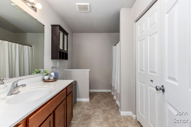 820 View Pointe Drive, Middleville, MI 49333