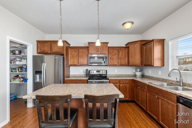 820 View Pointe Drive, Middleville, MI 49333