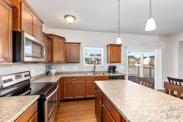 820 View Pointe Drive, Middleville, MI 49333