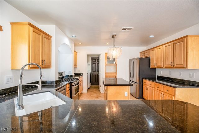 10902 Pentland Downs Street, Las Vegas, NV 89141