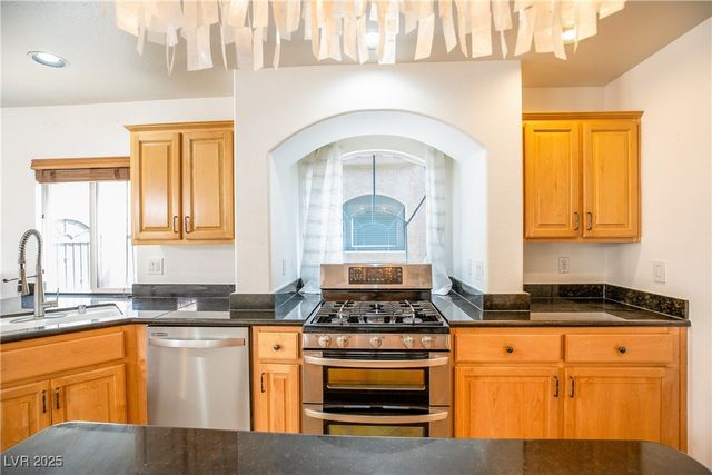 10902 Pentland Downs Street, Las Vegas, NV 89141