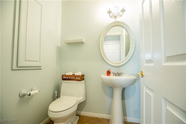 10902 Pentland Downs Street, Las Vegas, NV 89141