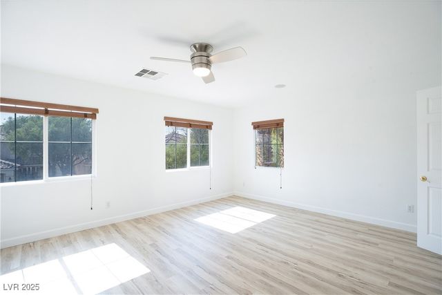 10902 Pentland Downs Street, Las Vegas, NV 89141