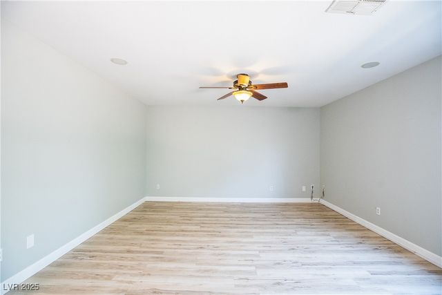 10902 Pentland Downs Street, Las Vegas, NV 89141