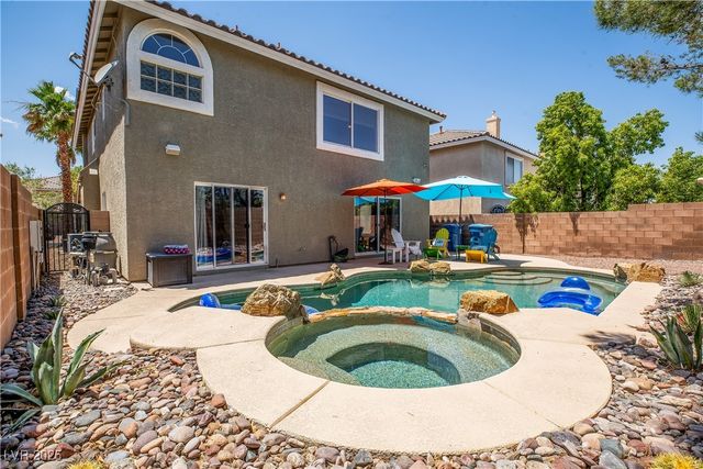 10902 Pentland Downs Street, Las Vegas, NV 89141