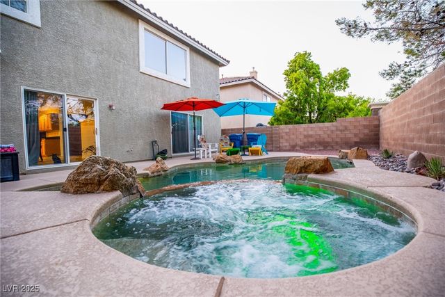 10902 Pentland Downs Street, Las Vegas, NV 89141