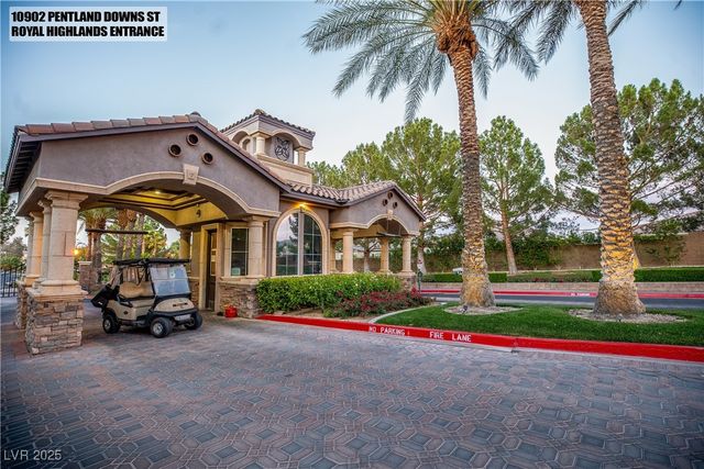 10902 Pentland Downs Street, Las Vegas, NV 89141