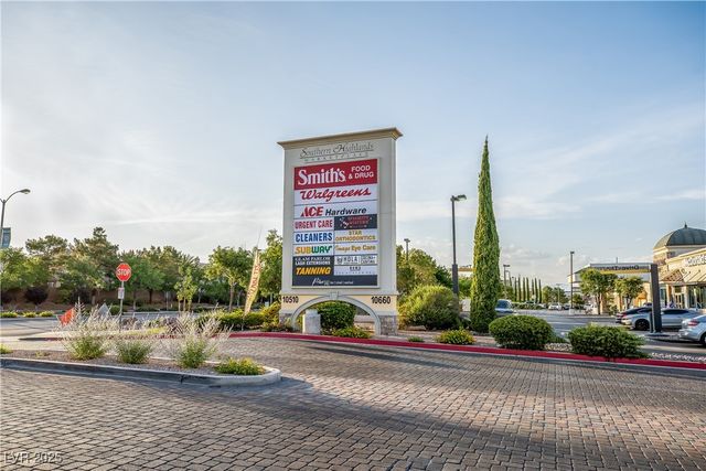 10902 Pentland Downs Street, Las Vegas, NV 89141