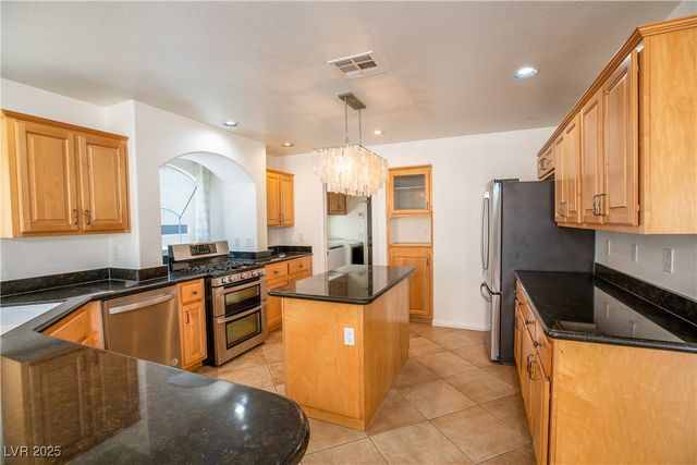 10902 Pentland Downs Street, Las Vegas, NV 89141