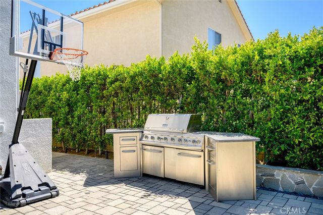 19817 Sierra Meadows Lane, Porter Ranch, CA 91326