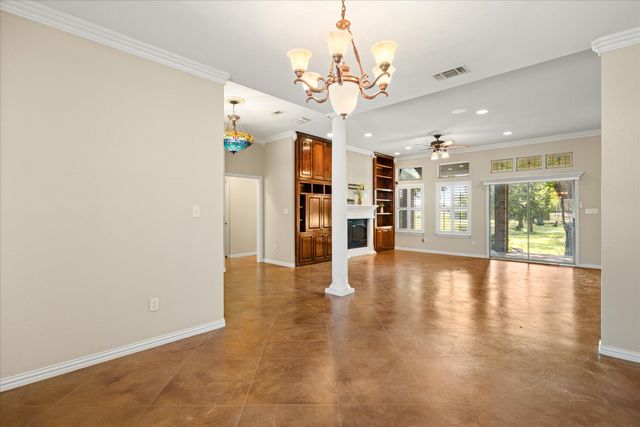 1621 Rockview Drive, Granbury, TX 76049