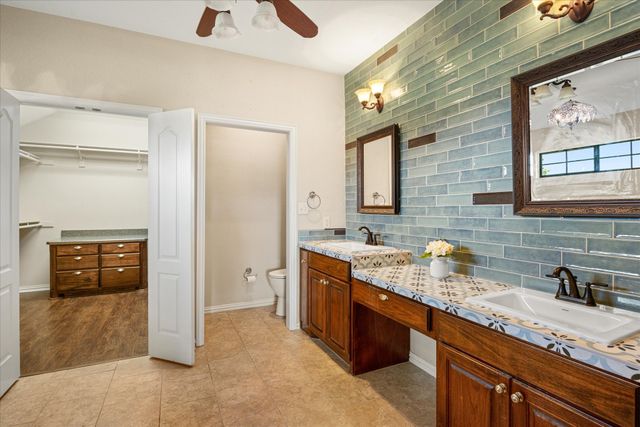 1621 Rockview Drive, Granbury, TX 76049