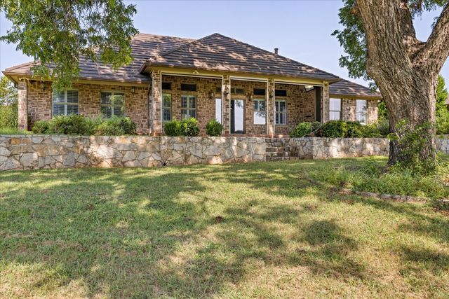 1621 Rockview Drive, Granbury, TX 76049