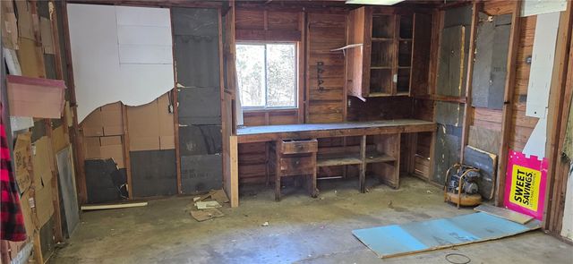 111 Airport Road, Diamond City, AR 72644