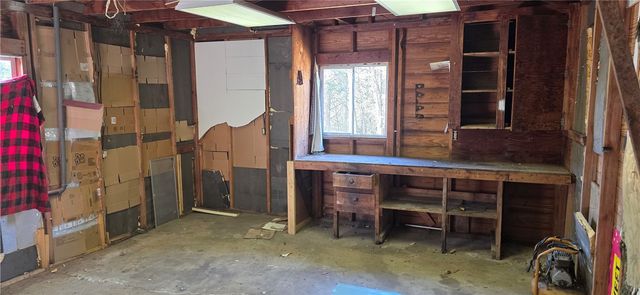 111 Airport Road, Diamond City, AR 72644