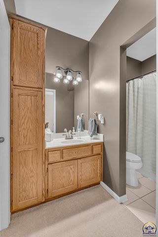 4235 SW Aylesbury RD, Topeka, KS 66610
