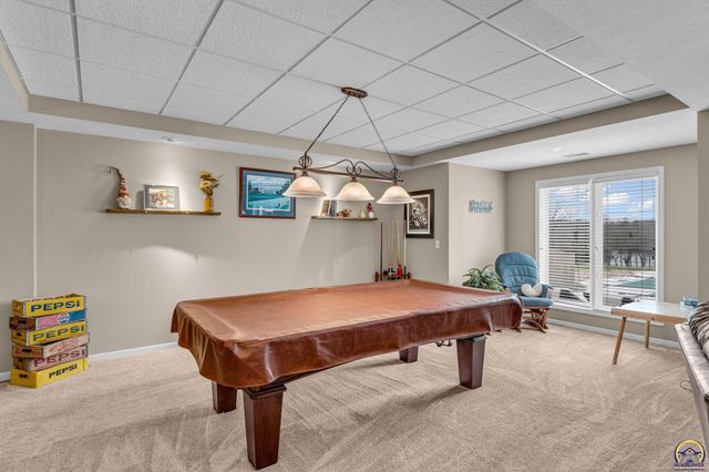 4235 SW Aylesbury RD, Topeka, KS 66610