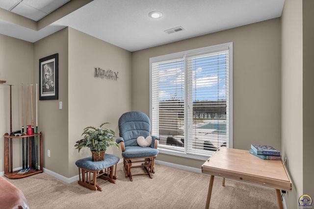 4235 SW Aylesbury RD, Topeka, KS 66610