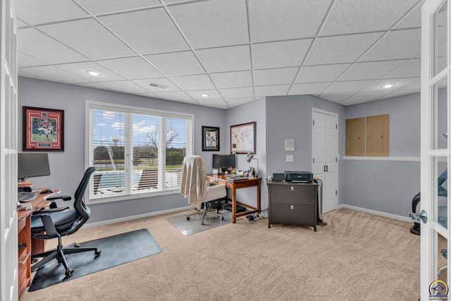 4235 SW Aylesbury RD, Topeka, KS 66610