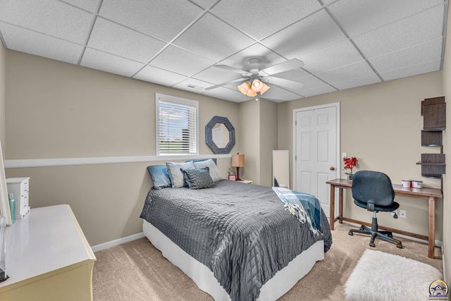 4235 SW Aylesbury RD, Topeka, KS 66610