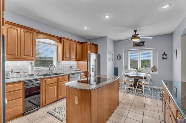 4235 SW Aylesbury RD, Topeka, KS 66610