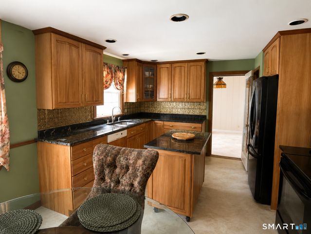 20 Silver Lane, Enfield, CT 06082