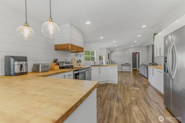 567 QUICK Road, Castle Rock, WA 98611
