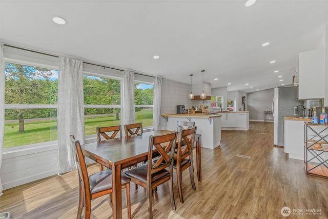 567 QUICK Road, Castle Rock, WA 98611