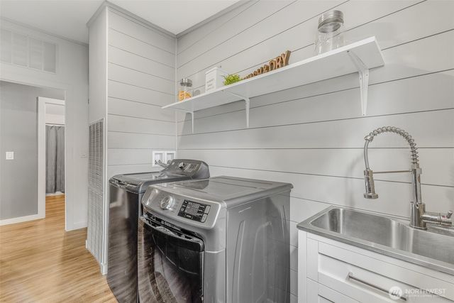 567 QUICK Road, Castle Rock, WA 98611