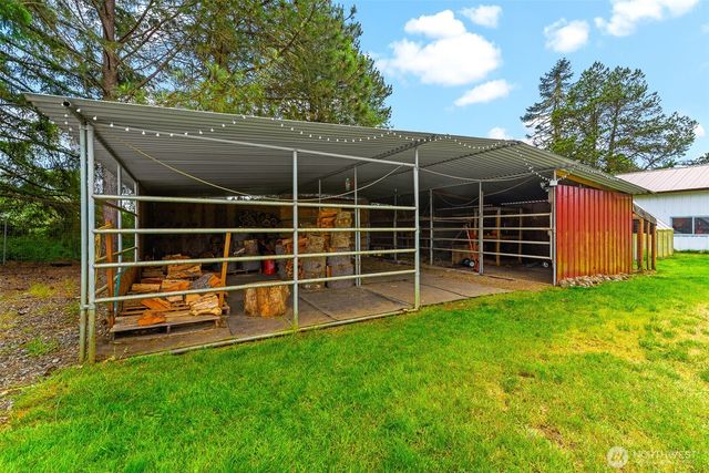 567 QUICK Road, Castle Rock, WA 98611