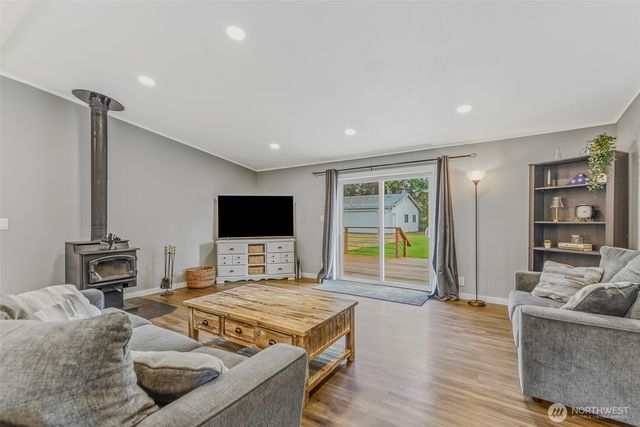 567 QUICK Road, Castle Rock, WA 98611