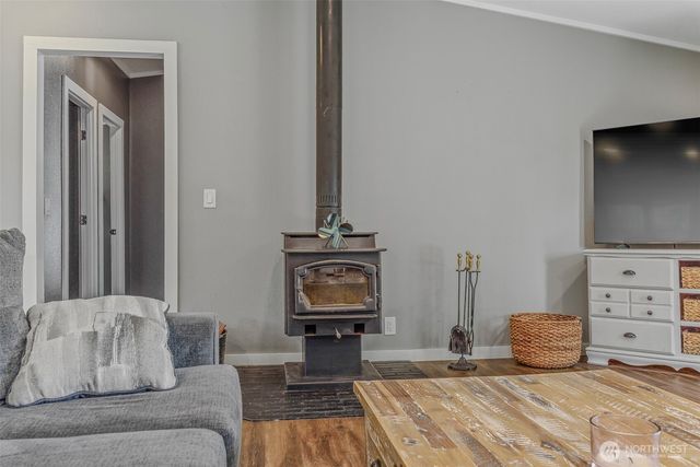567 QUICK Road, Castle Rock, WA 98611