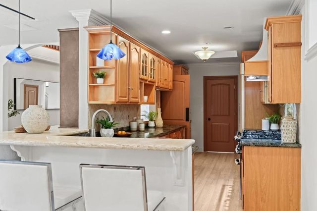 216 Bloomfield Road, Burlingame, CA 94010