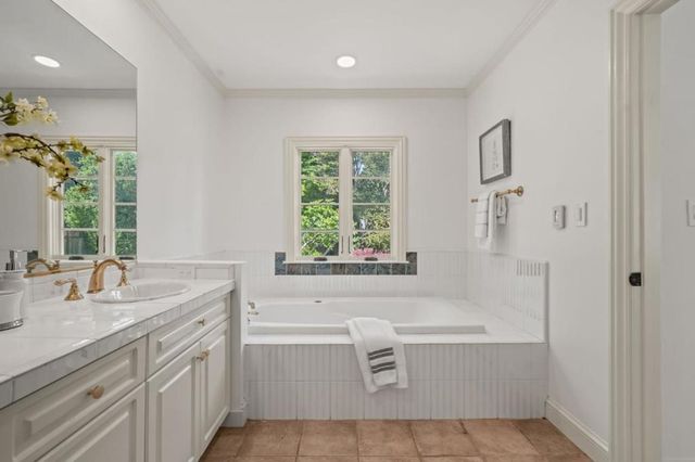 216 Bloomfield Road, Burlingame, CA 94010