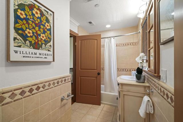 216 Bloomfield Road, Burlingame, CA 94010